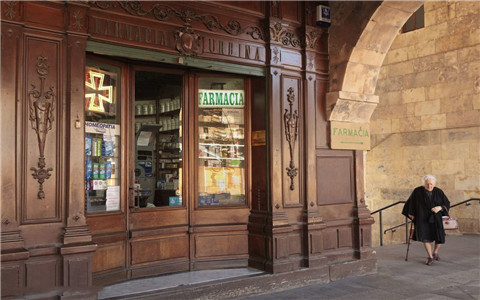 店鋪大門顏色風水講究，什麼顏色最旺財呢？