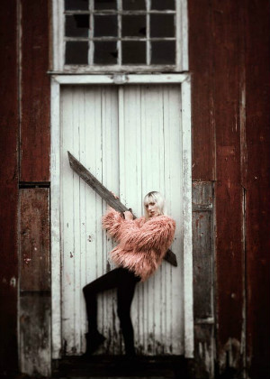 夫妻宮皺紋多的人沒有桃花運,他們感情難以開展