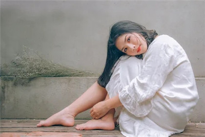 銀和紅繩哪個更辟邪 日常生活中戴什麼好