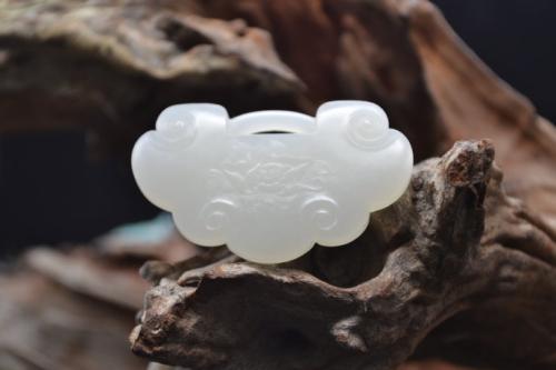 祖墳上放一物會後代富貴是真的嗎