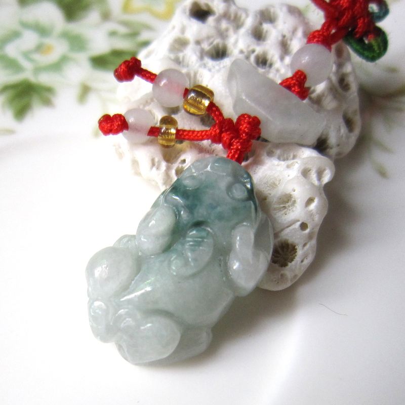 女性佩戴貔貅有哪些風水講究？貔貅的屁股翹起來有什麼寓意嗎？