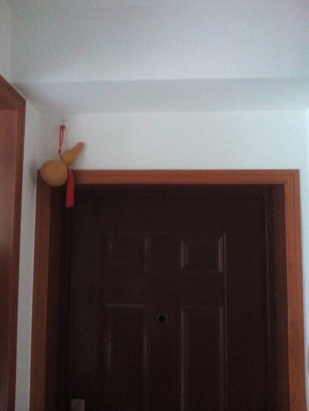 葫蘆掛在門上的圖片