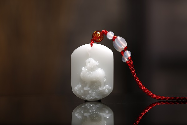 雪猊獻珠:屬兔2018年吉祥物