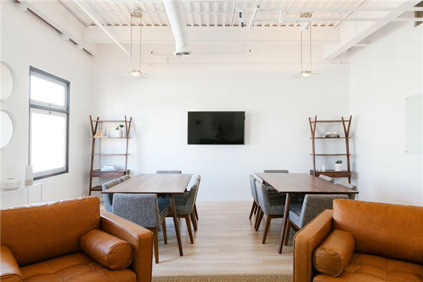 客廳沙發背景畫的風水講究