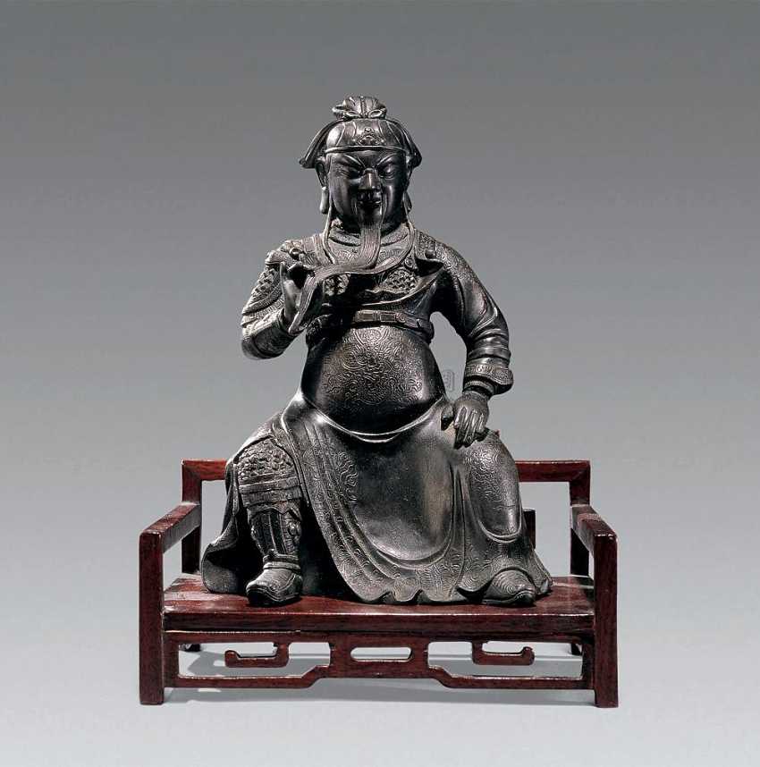 關公像擺放風水知識解析大全，關公是要向屋內還是向屋外？