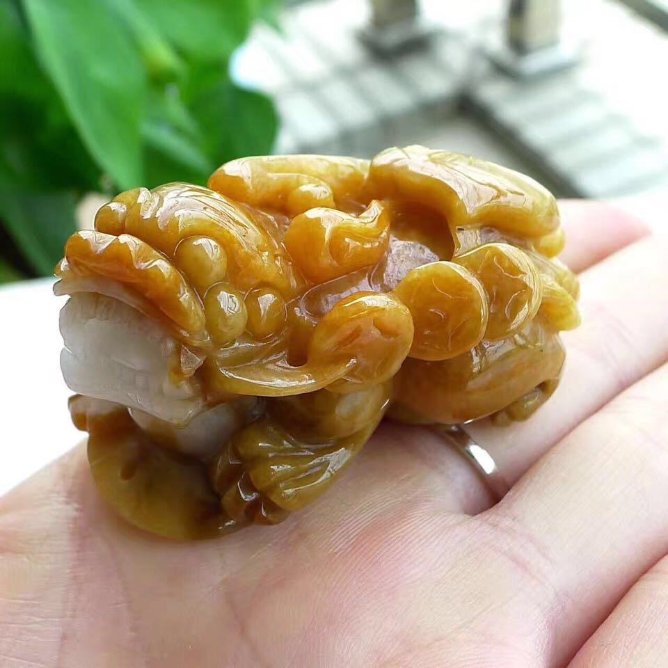 貔貅是不是越凶越會招財？不論男女都可以佩戴貔貅嗎？