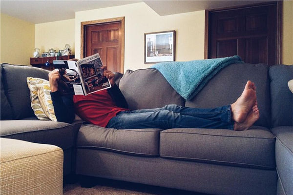 進門見沙發風水講究