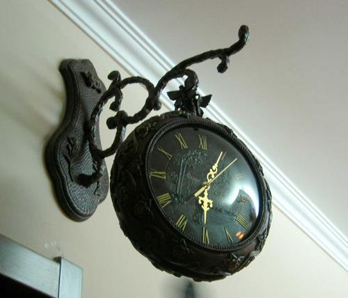 卧室掛表的擺設風水