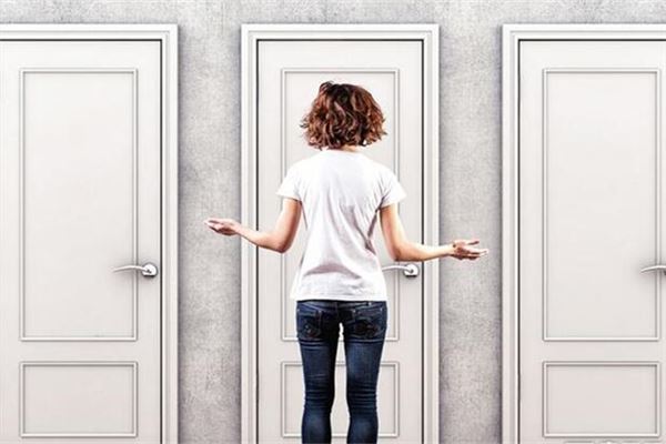 不要讓不吉的房門風水影響你的事業運