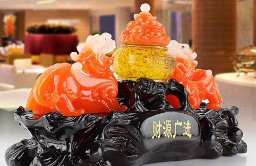 貔貅吊墜的頭部可以朝上嗎？頭應該朝上還是朝下？