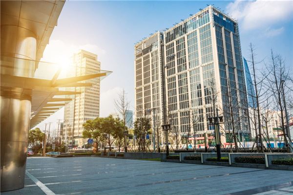 大樓是不是離馬路越近越好