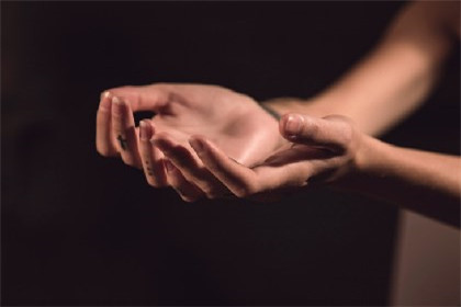 為什麼玉鐲不能戴左手 能隨便取下來嗎