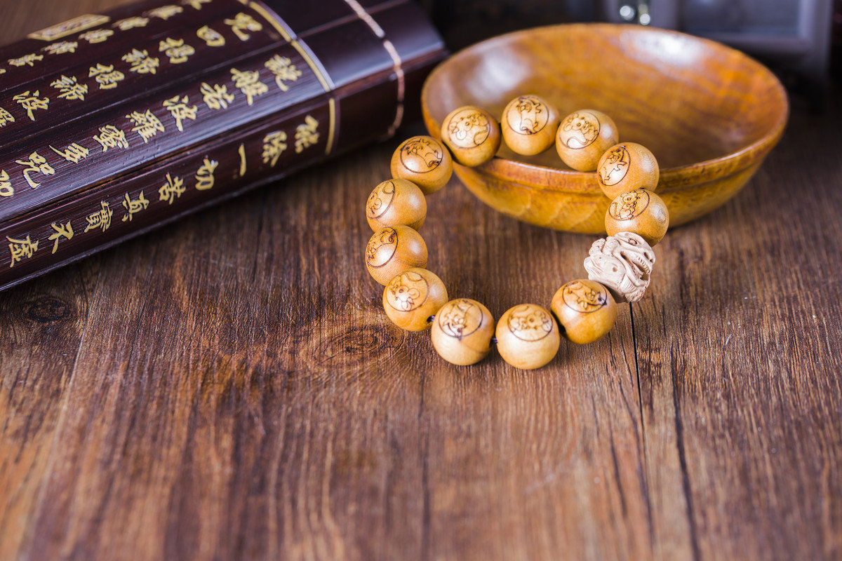 佩戴貔貅手串有什麼禁忌?有哪些戴法講究?