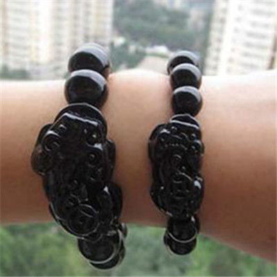 黑曜石手鐲沒有本命佛,今天請了黑曜石本命佛怎麼沒有那麼亮呀