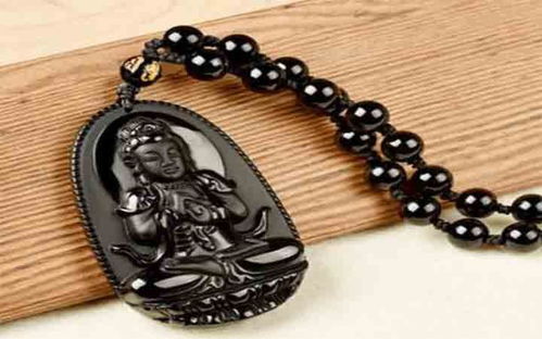 黑曜石本命佛上面有紫色,黑曜石本命佛掛件薄的地方發藍光,厚的地方發紫紅色光,什麼情況啊