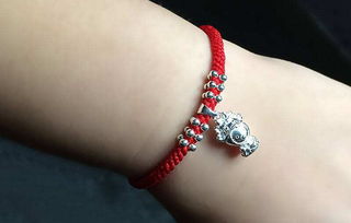 本命可以佩戴小佛掛飾嗎,本命年帶紅繩小金佛可以嗎