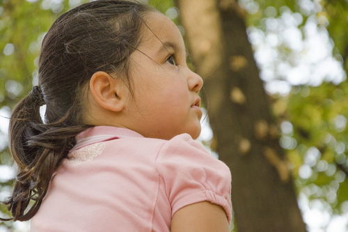 女孩命里缺金該起什麼名字,命中缺金,女孩,取什麼名字?