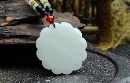 本命佛摔壞什麼意思,隨身佩戴的本命佛突然之間掉落摔壞了,有什麼預兆