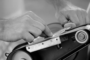 本命夢見被人拿刀砍,求解夢..夢到有人拿刀來砍我`