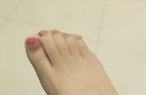 第二個腳趾頭比第一個長的寓意,第二個腳趾長是什麼命?