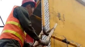 作繭自縛什麼意思,作繭自縛意思