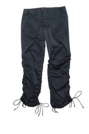 本命虎小孩能穿黑色的褲子嗎,本命年可以穿黑色衣服么