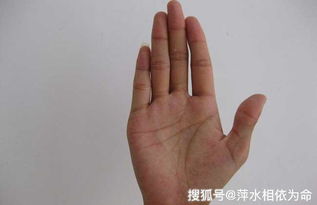 手指漏縫真是漏財嗎,指縫大的人真的容易漏財嗎