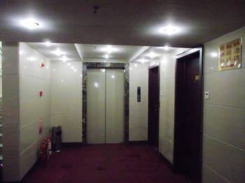 電梯旁邊風水禁忌,入戶門在電梯一側風水好嗎