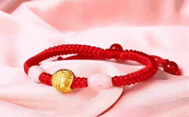 本命戴什麼紅色石頭,男生本命年紅腰鏈穿什麼石頭比較好?