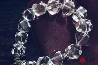 劍鋒金命人帶什麼首飾,我是劍鋒金命,怎麼解,戴什麼飾物比較好,能通俗一點解釋下面的話