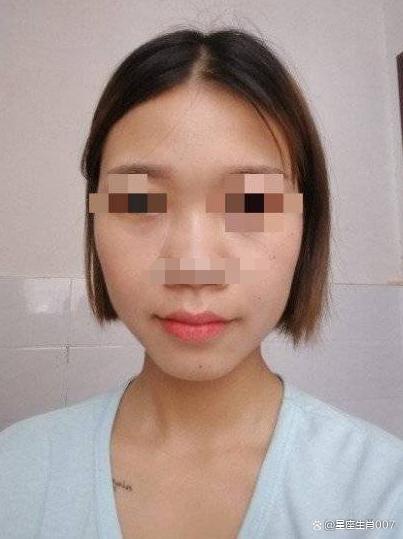 不善于人际关系,兄弟姐妹之间关系淡薄,得不到他们的助力