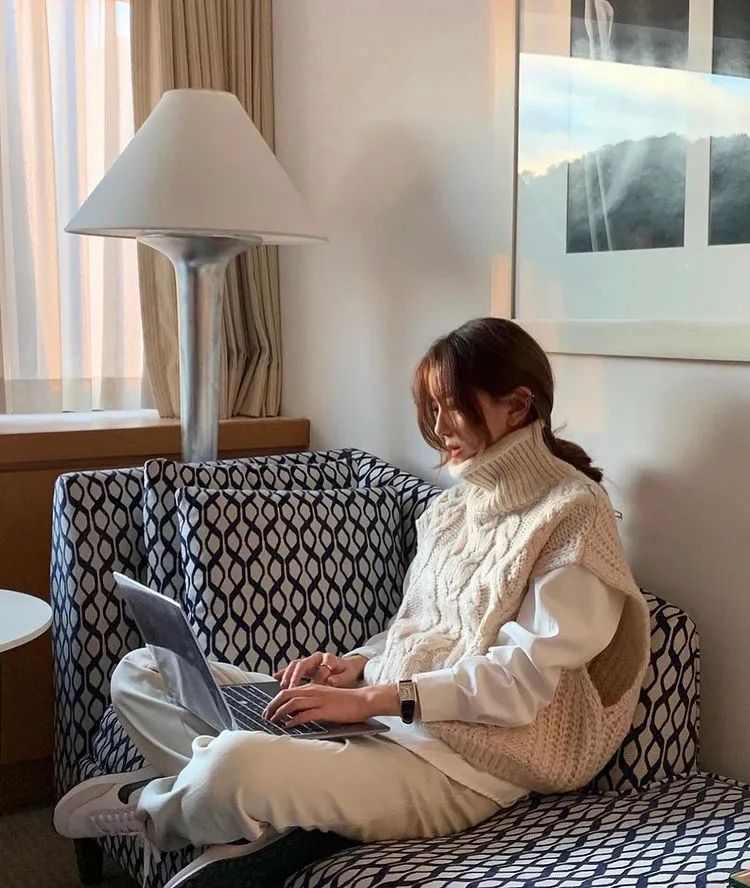 2023年五行穿衣開運指南1月11日明日五行穿衣大吉旺運顏色 五行穿衣每日顏色運勢指南 五行穿衣旺運每日指南