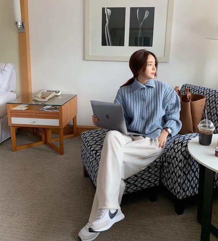 2023年五行穿衣開運指南1月11日明日五行穿衣大吉旺運顏色 五行穿衣每日顏色運勢指南 五行穿衣旺運每日指南