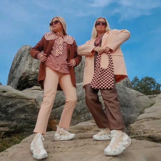 2023年五行穿衣開運指南1月10日今日五行穿衣大吉旺運顏色 五行穿衣每日顏色運勢指南 五行穿衣旺運每日指南