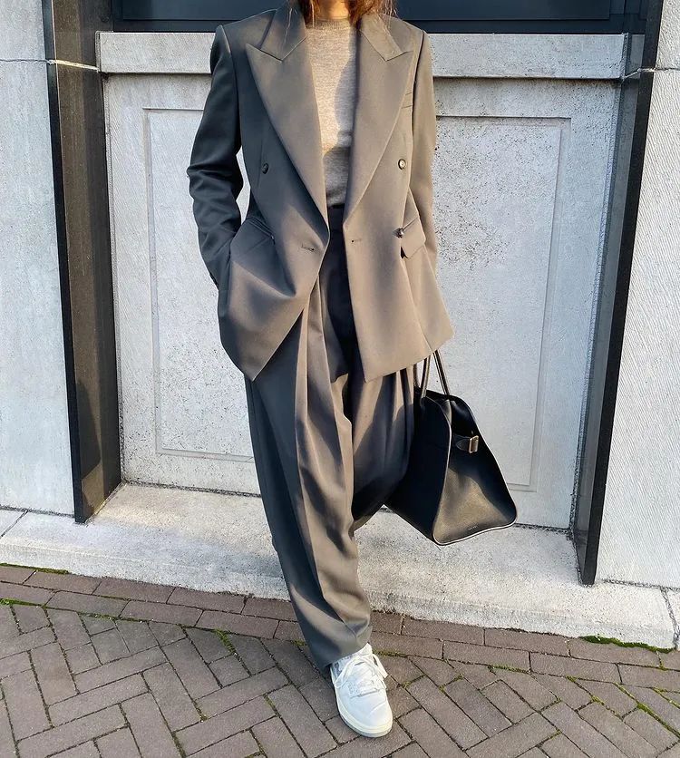 2023年五行穿衣開運指南1月14日明日五行穿衣大吉旺運顏色 五行穿衣每日顏色運勢指南 五行穿衣旺運每日指南