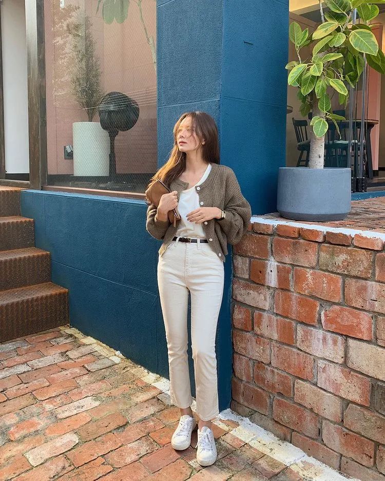 2023年五行穿衣開運指南1月11日明日五行穿衣大吉旺運顏色 五行穿衣每日顏色運勢指南 五行穿衣旺運每日指南