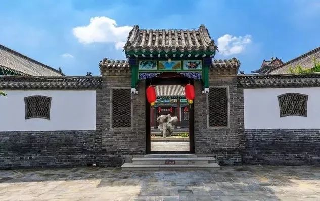 別忘了大門口壓一寶，生活順風順水，日子越過越好！