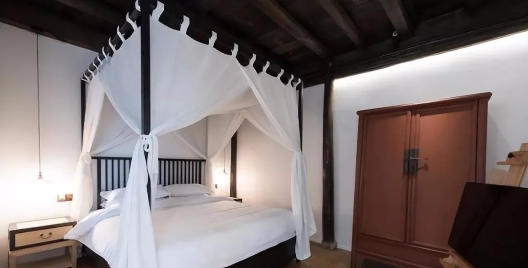 老祖宗說“賺錢看客廳，存錢看臥室”，家居佈局有大講究