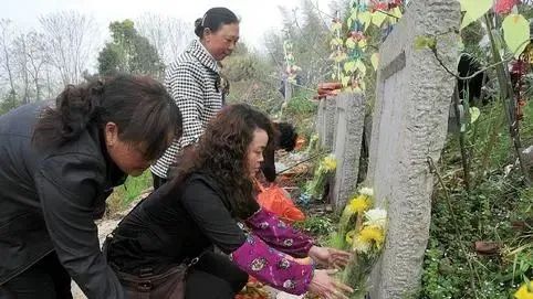 清明快到了，上 墳不能拿的三種水果，會有不 好的預 兆！